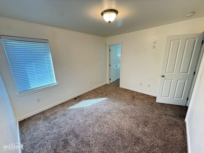 Building Photo - 1501 S 71st Ave