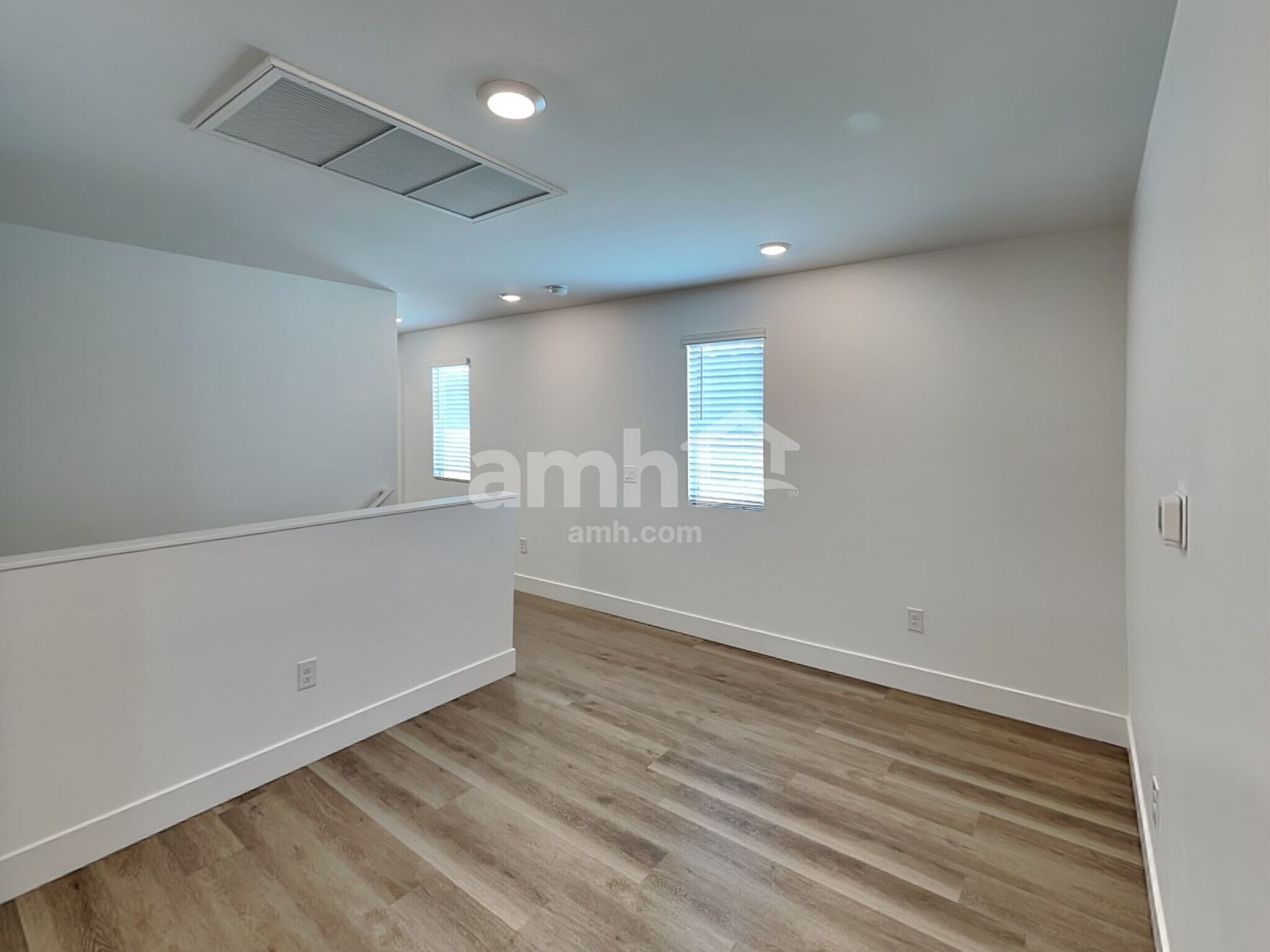 Building Photo - 9635 Harkes Dr