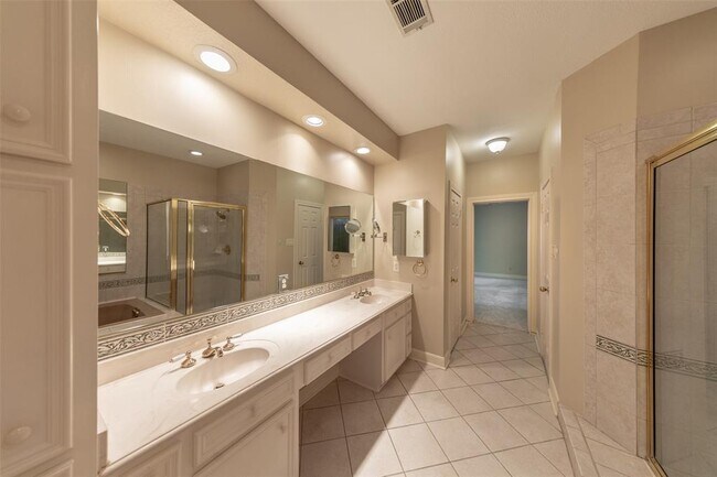 Building Photo - 9559 Doliver Dr