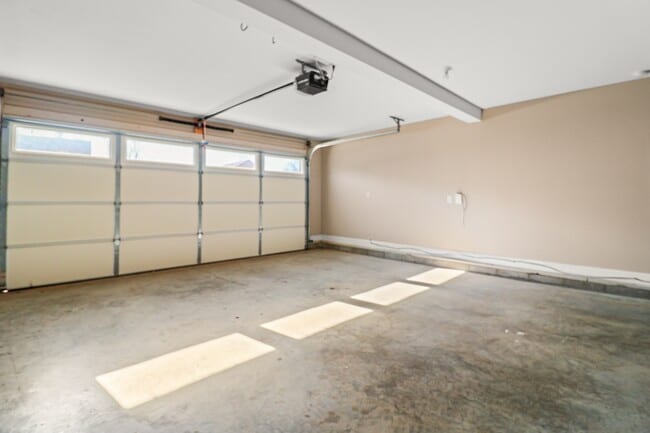 Building Photo - 513 Burgess CT