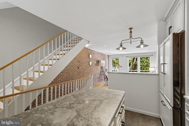 Building Photo - 237 G St SW