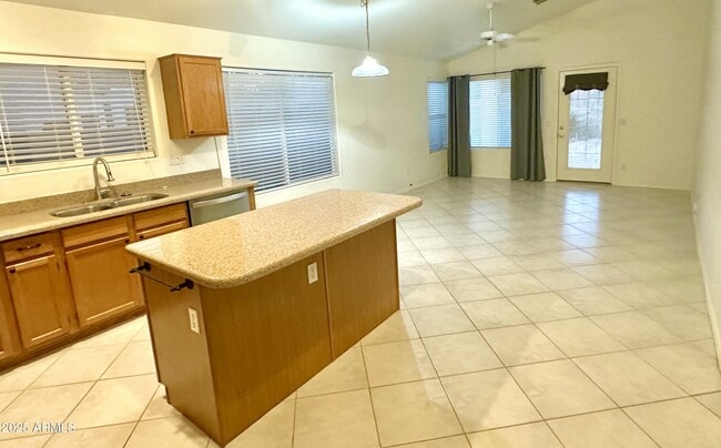 Building Photo - 4256 E Chaparosa Way