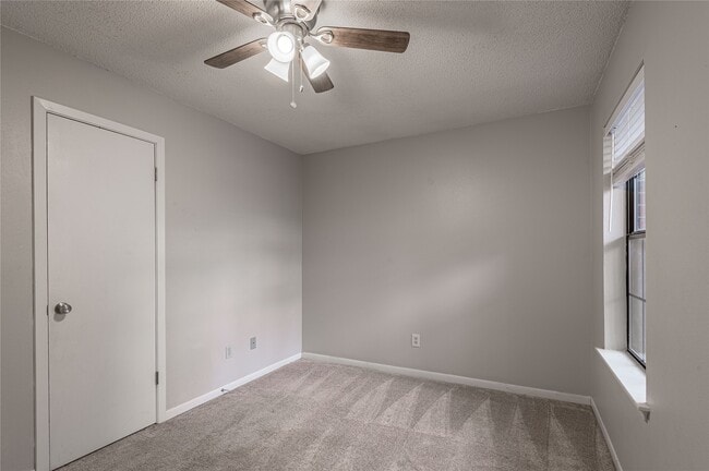 Building Photo - 3011 Sand Dr