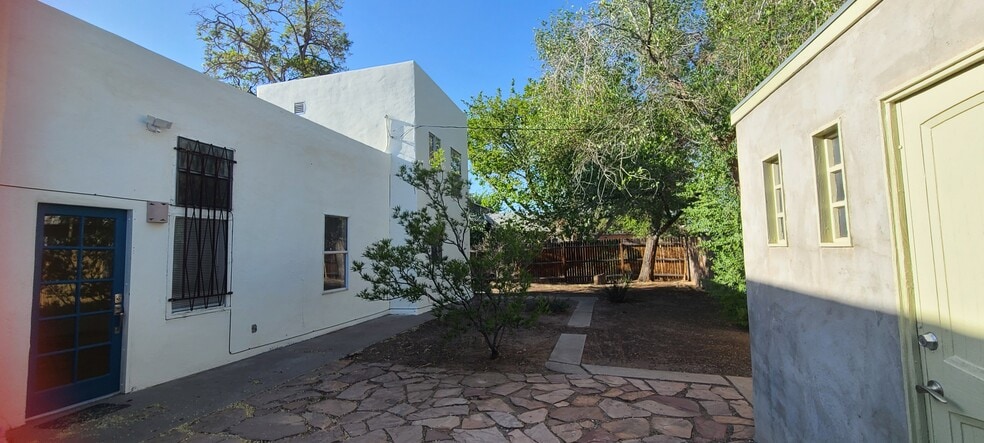 Building Photo - 817 Slate Ave NW