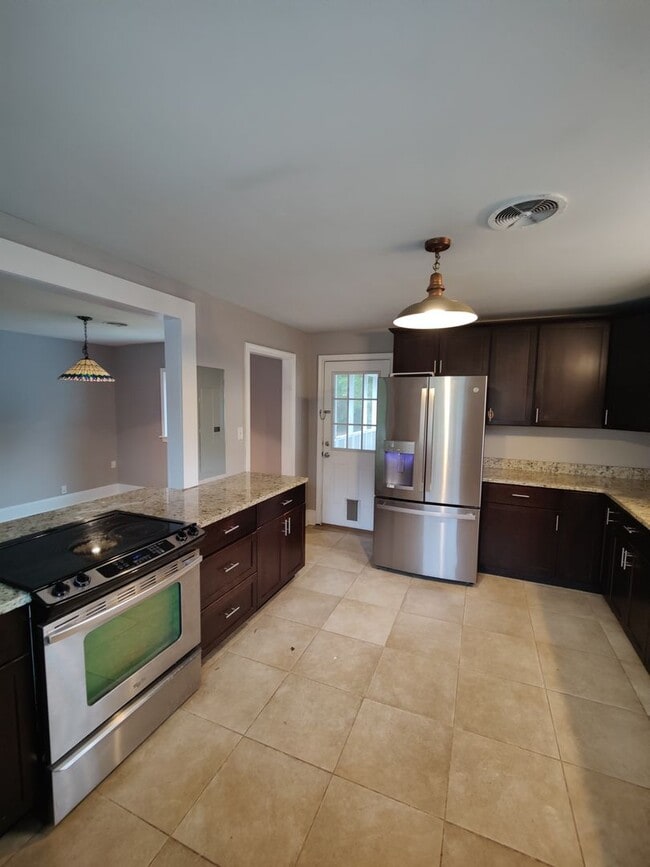 Building Photo - 3BD/2BA with a FLEX ROOM HOUSE IN WEST ASHLEY- Available June 1, 2026!