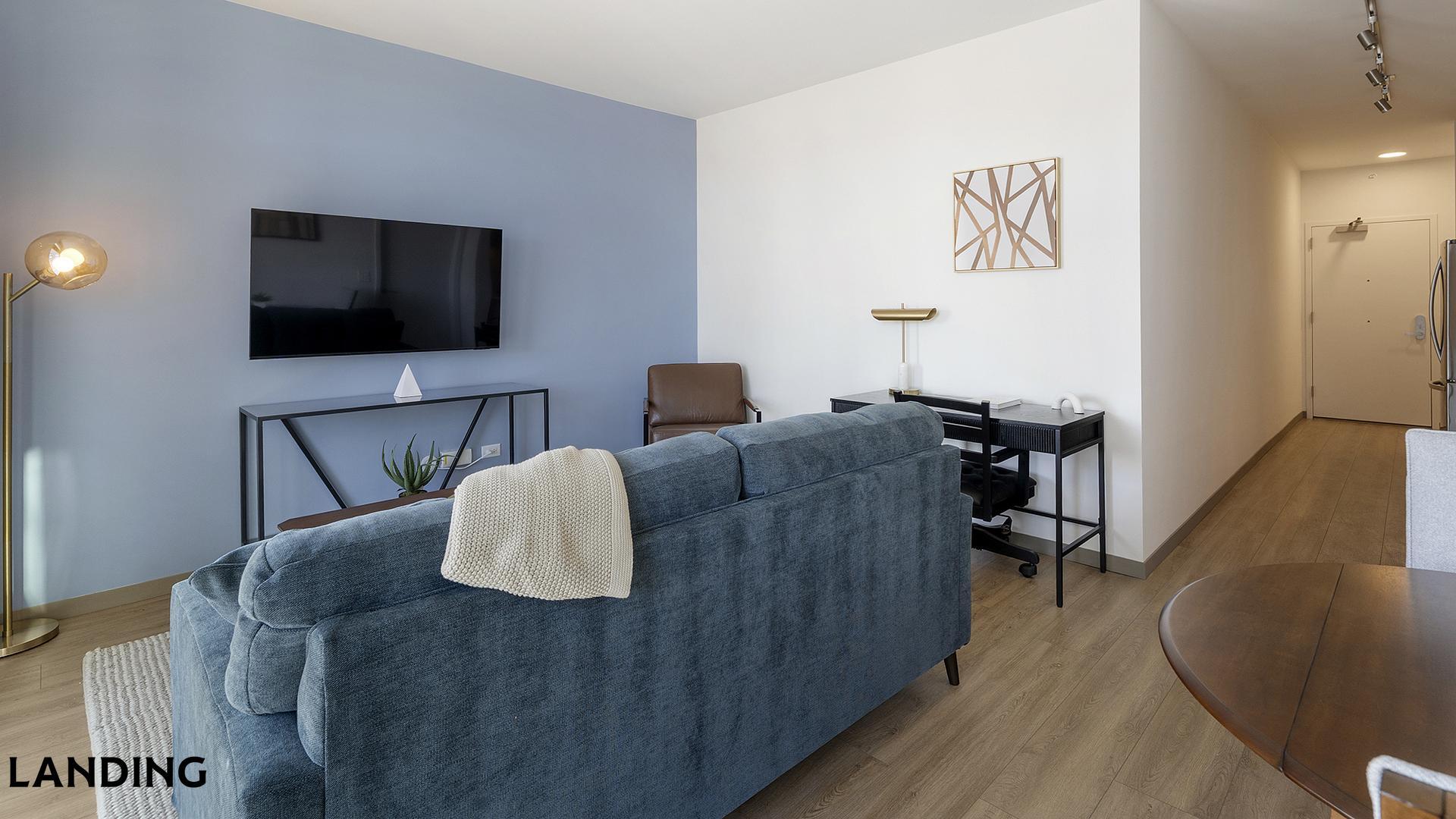 Building Photo - 513 S Damen Ave