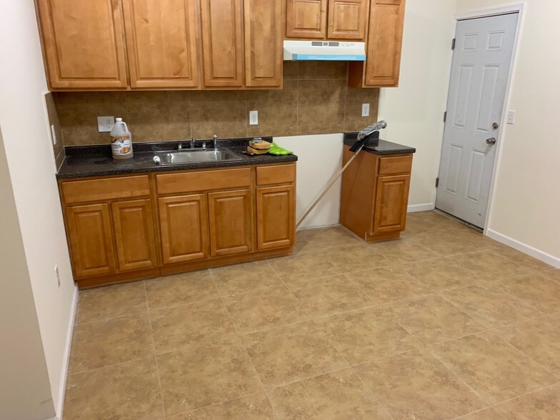 Building Photo - 4840 N Camac St