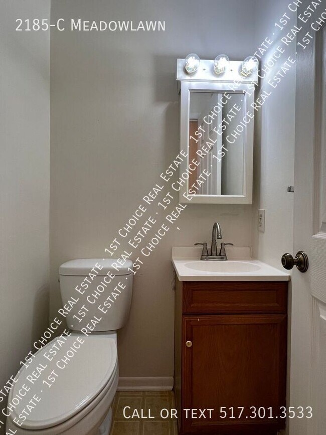 Building Photo - 2185-C Meadowlawn-