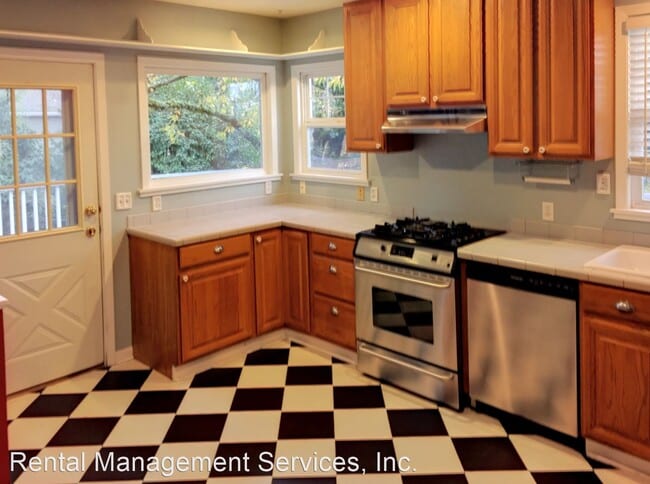 Building Photo - 2 br, 2 bath House - 7224 SW 5th Ave