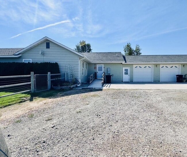 Building Photo - 3675 Juniper Dr