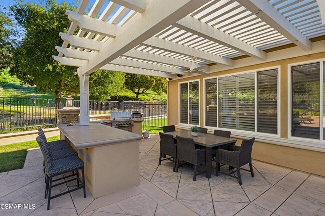 Building Photo - 2621 Springbrook Ct