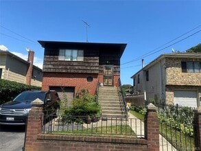 Building Photo - 8 Bainbridge St