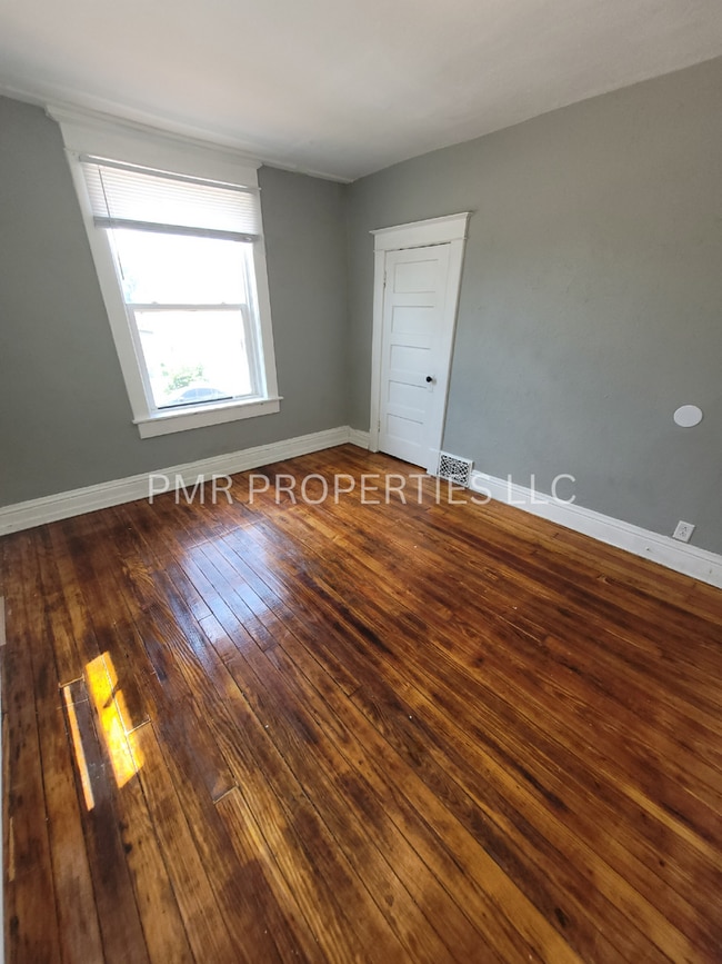 Building Photo - 1821 S 11th St