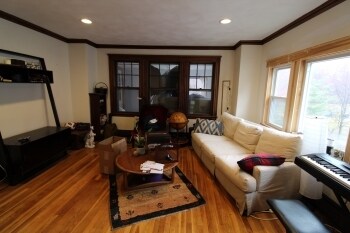 Building Photo - 10 Seagrave Rd