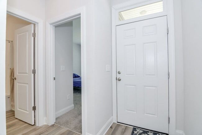 Building Photo - 2 Bed 2 Bath Ranch Home