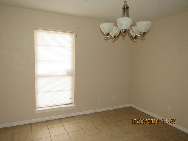 Building Photo - PETS NEGOTIABLE WITH OWNER APPROVAL!!!