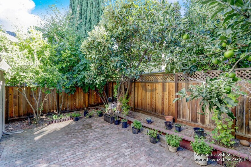 Building Photo - 2110 Alexander Way