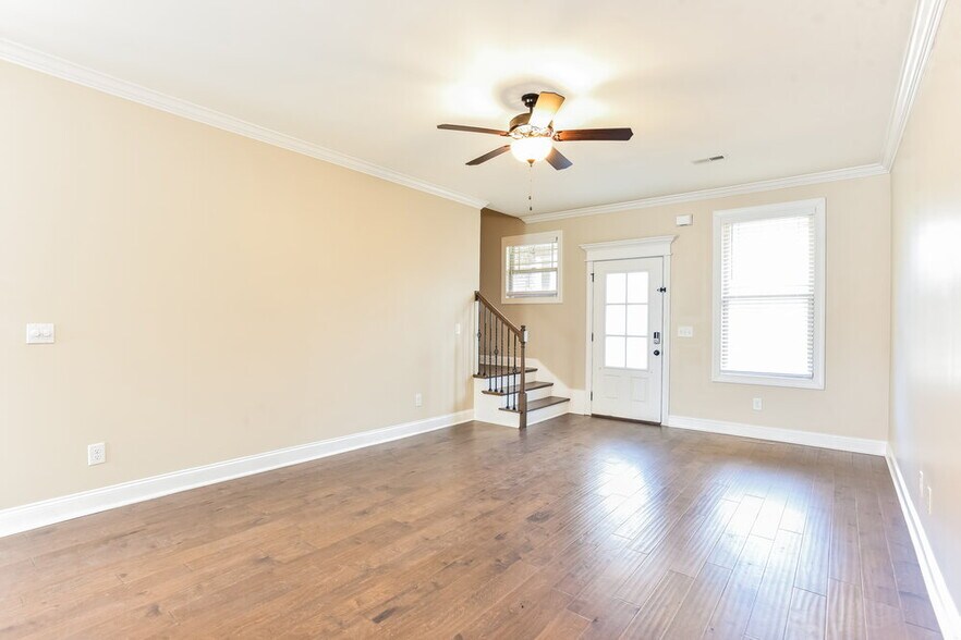 Building Photo - 575 Hollandale Rd