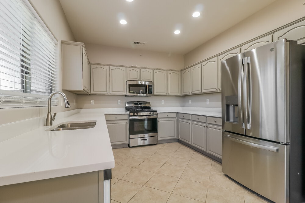 Building Photo - 5405 S 55th Ave