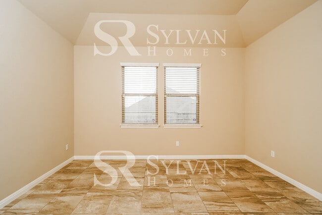 Building Photo - Prepare to be impressed by this 3 bedroom, 2 bathroom home