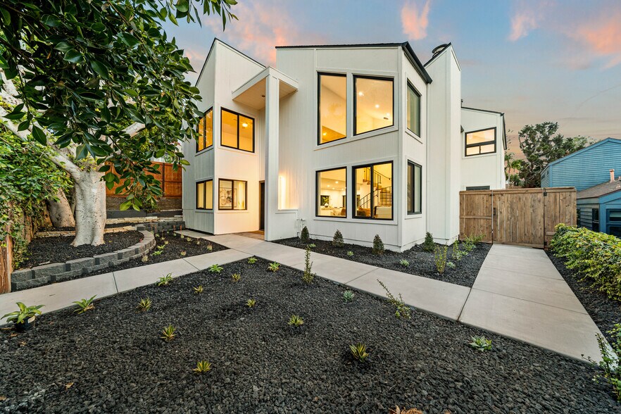 Building Photo - 2029 Del Mar Heights Rd