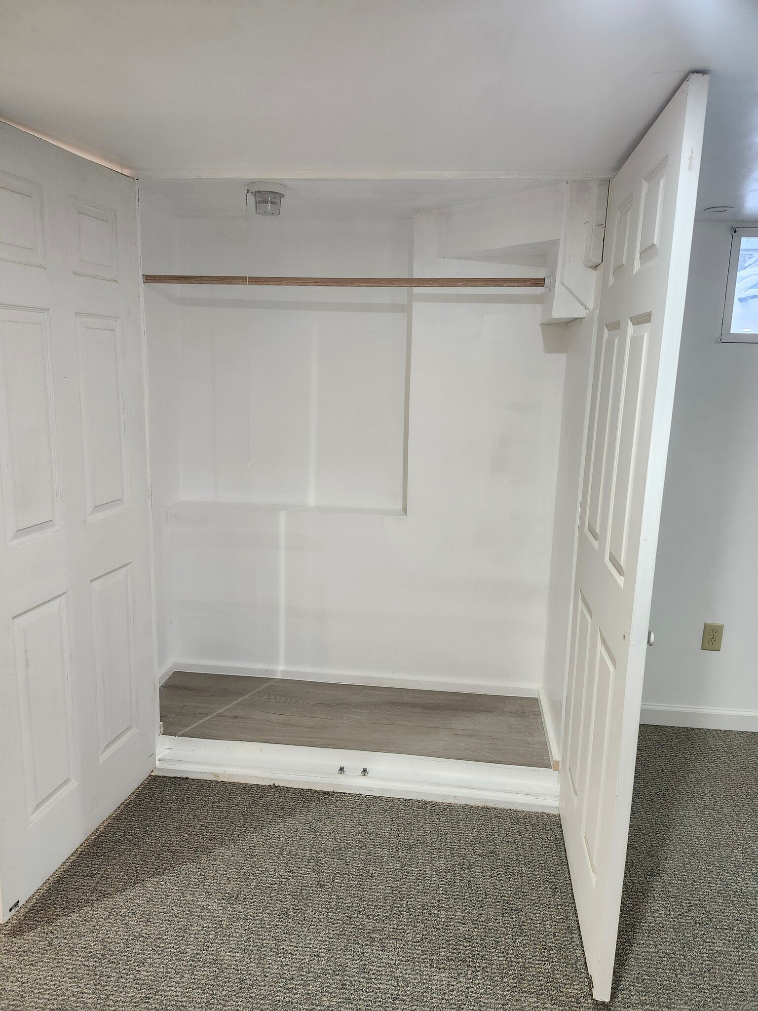 Building Photo - 4 Church St