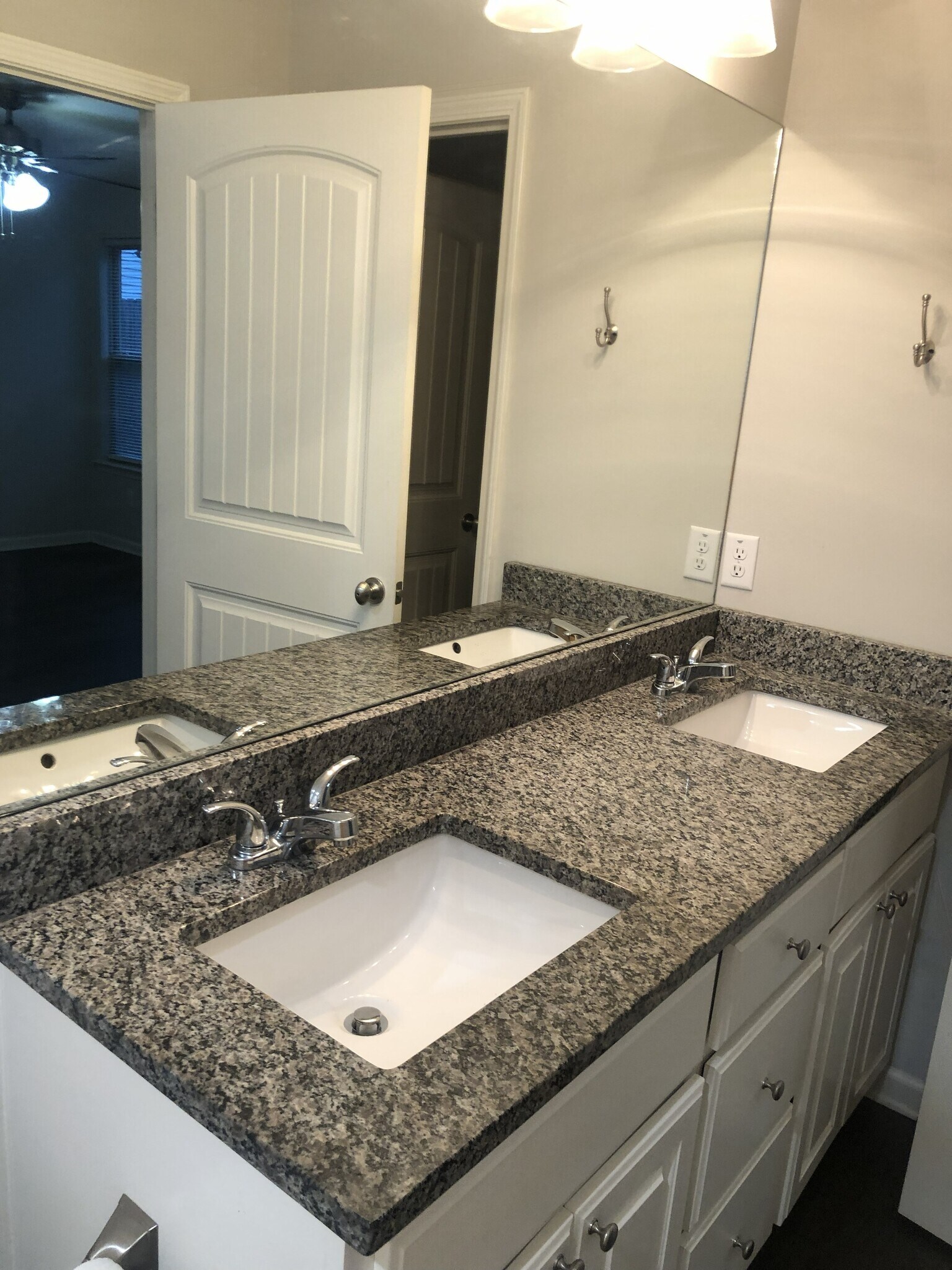 Building Photo - 3372 Garden Club Dr