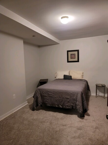 BEDROOM 2 - 206 Mulberry St