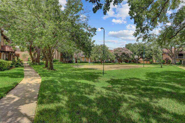 Building Photo - 2253 Triway Ln