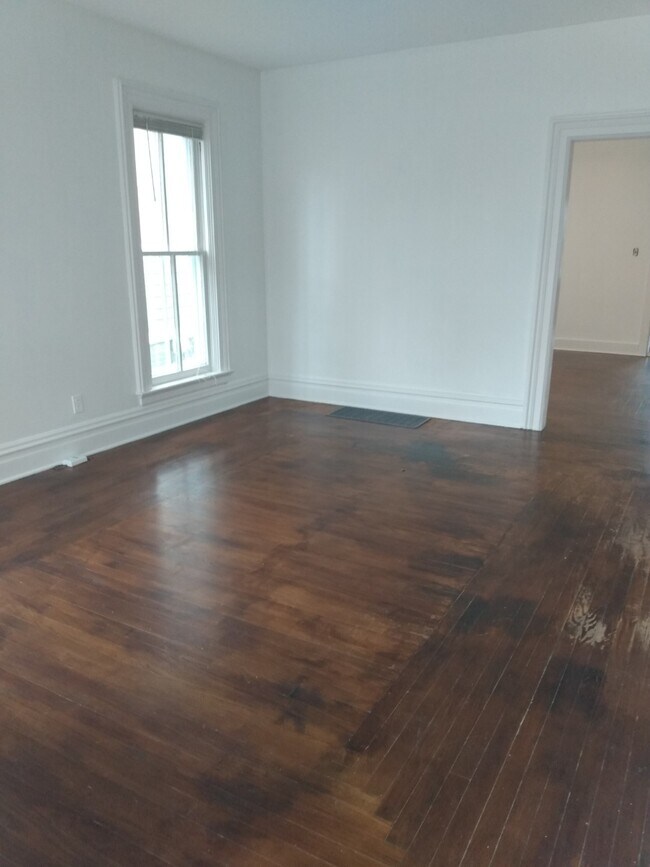 Living Room - 1530 Wisconsin Ave