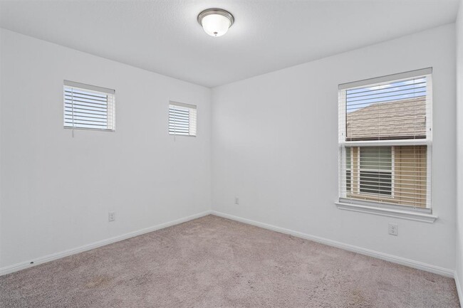 Building Photo - 3201 College Park Dr