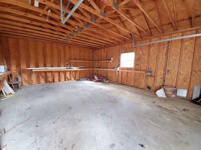 Building Photo - Great house for rent in Columbia!