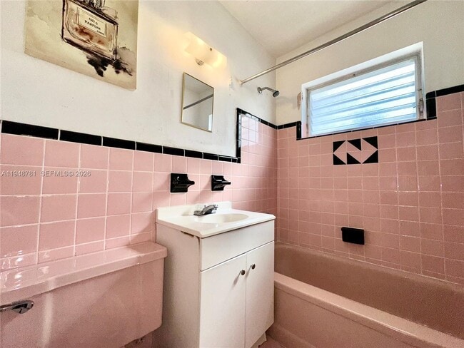 Building Photo - 8132 Harding Ave