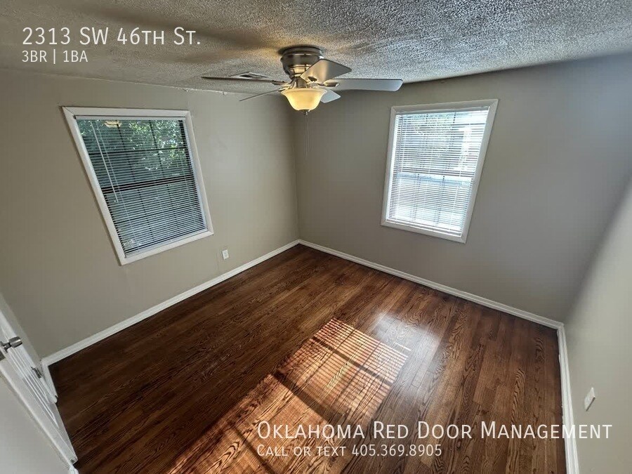Building Photo - 2313 SW 46th St