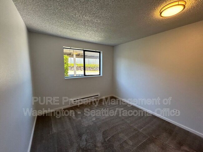 Building Photo - 6601 S 8th St