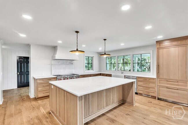 Building Photo - 138 Cardinal Rd