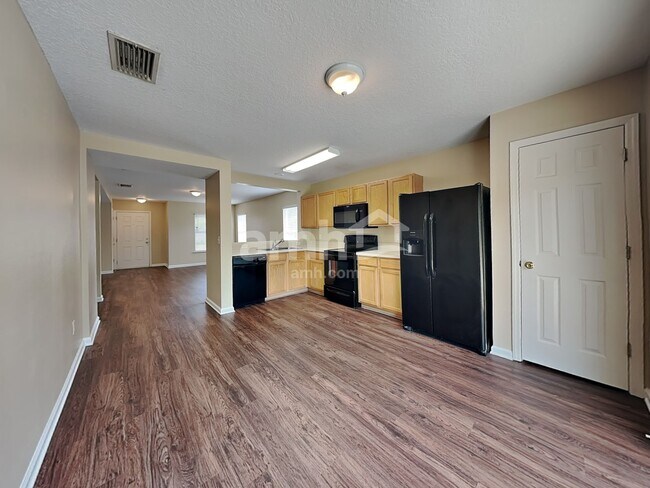Building Photo - 1211 Spring Creek Ct
