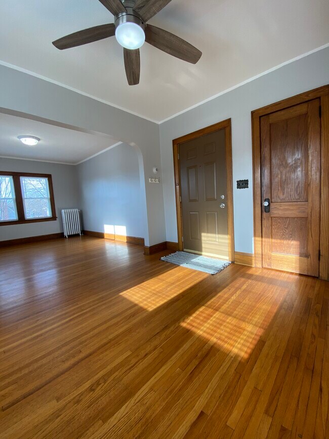 Building Photo - 4247 Cedar Ave S