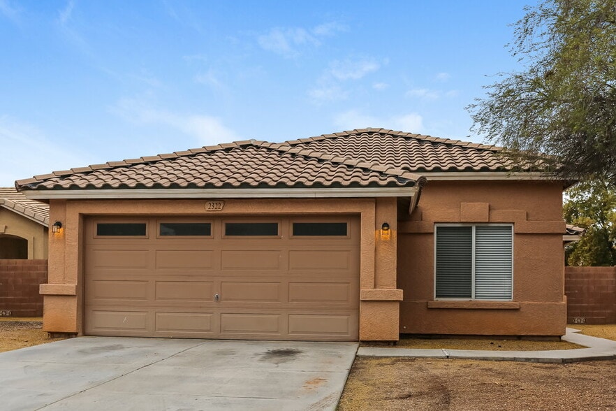 Primary Photo - 2322 S 65th Dr