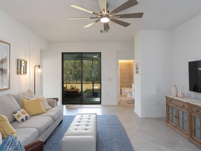 Building Photo - 3 Bedrooms | 2 Bathrooms | 2-Car Garage | Biscayne Landing – Gated Community