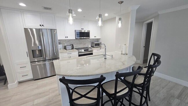 Primary Photo - 191 SE 20th Ave