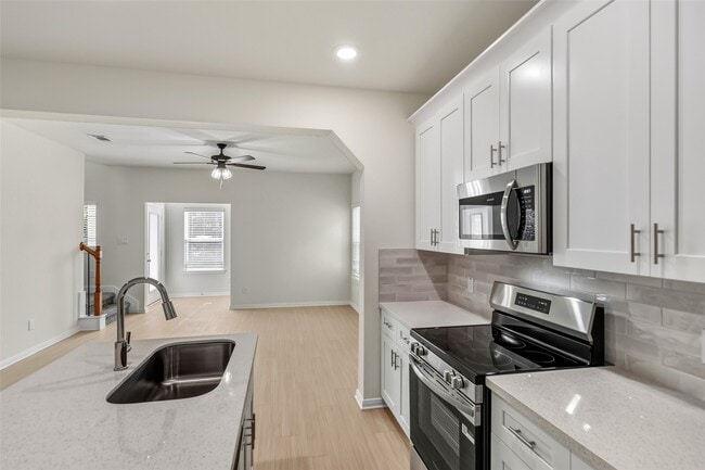 Building Photo - 716 W Dallas St