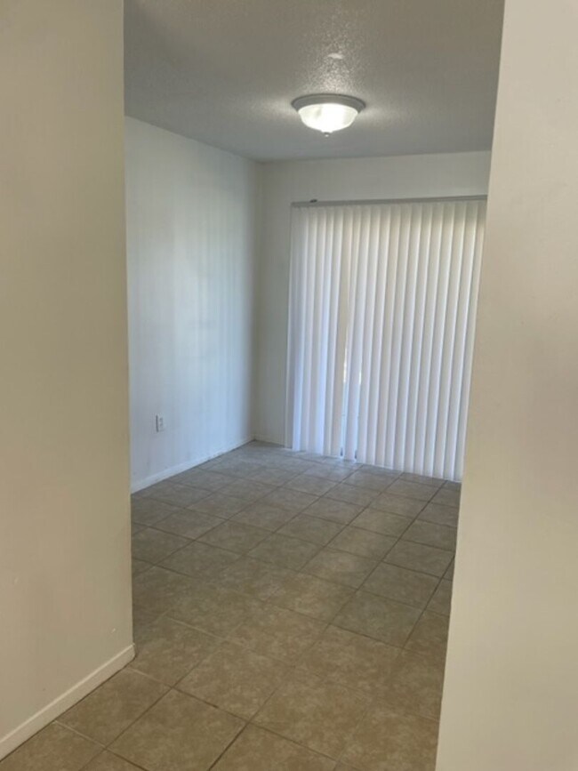 Building Photo - Grove Park - Q104