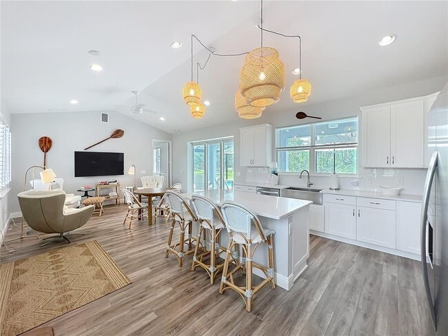 Building Photo - 10220 South Bay Lake Rd