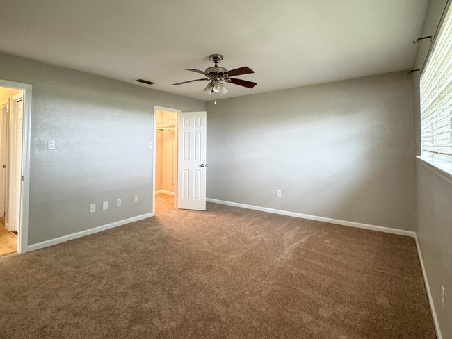 Building Photo - 9811 Claudett Ct