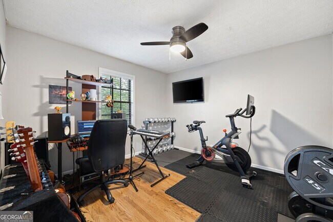 Building Photo - 2076 Lake Ridge Terrace