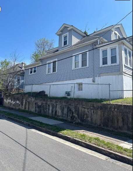 Building Photo - 737 Harrison Ave NW