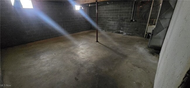 Building Photo - 3224 E 117th St