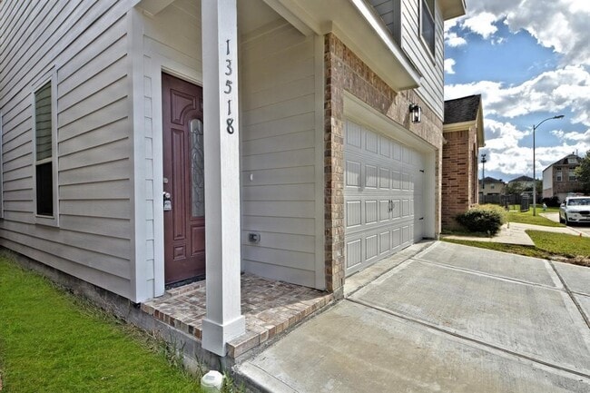 Building Photo - 13518 Villa Arbor Dr