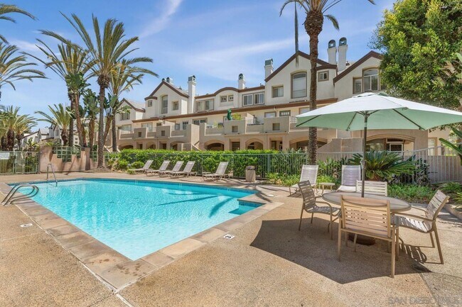 Building Photo - Beautiful 2B/2.5BA in The Elysian Complex!...